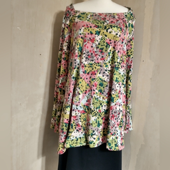 Multicolor Abstract Print Top - Picture 10 of 11